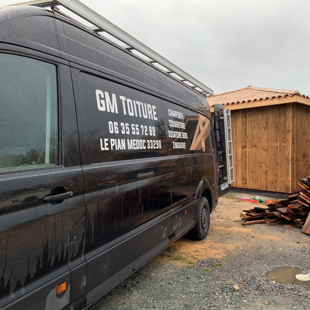 GM TOITURE camion maison ossature bois bardage couverture