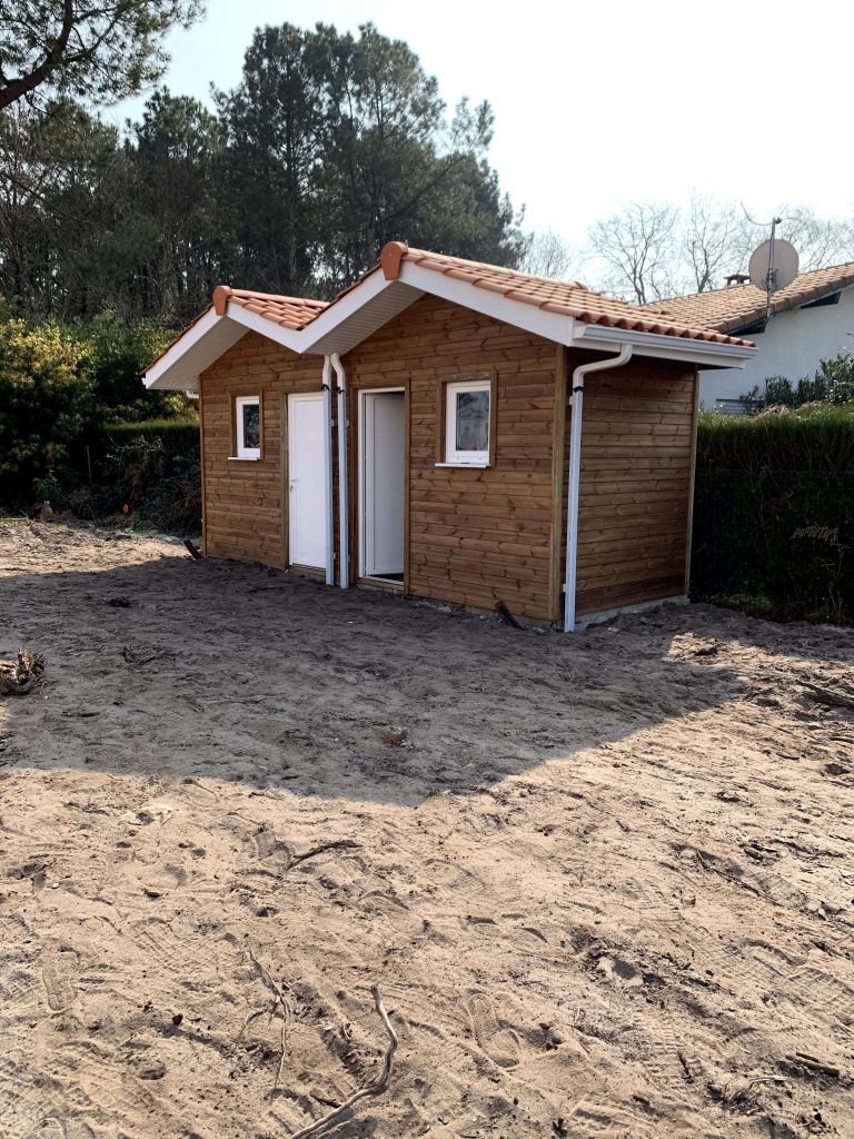 CABANON BOIS JUMELE LAMBRIS BANDEAUX  LAMBRIS PVC
